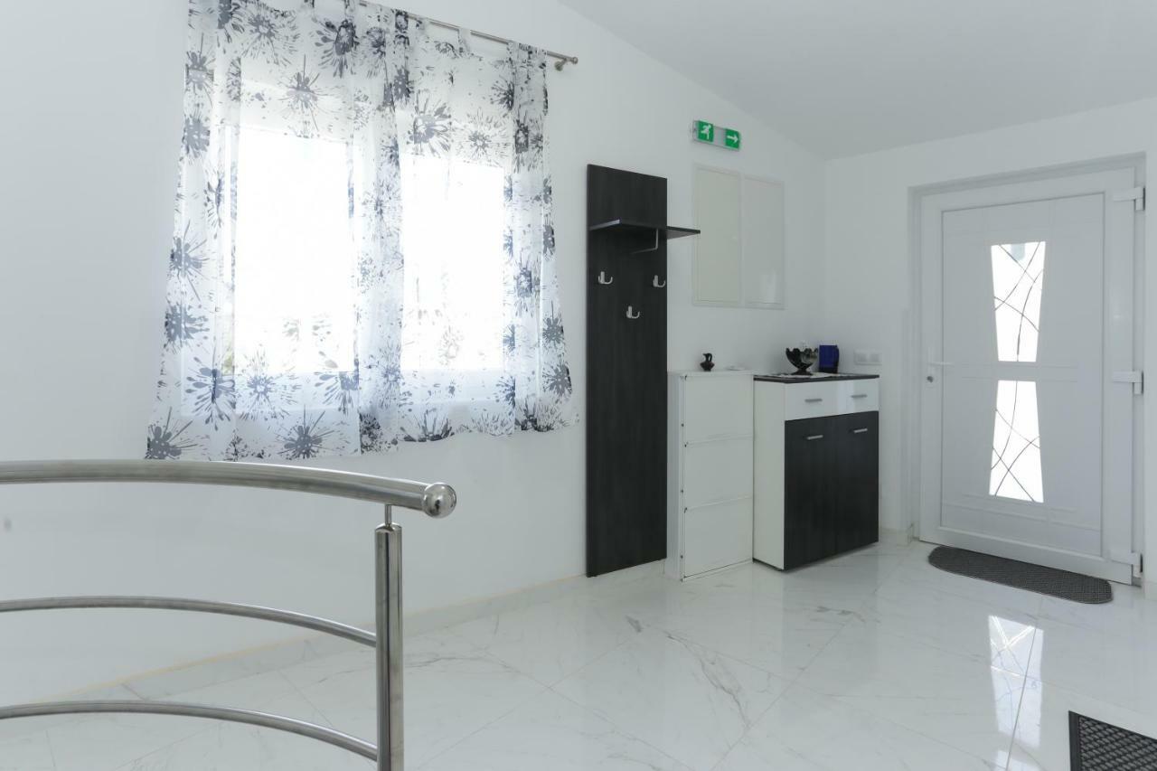 Vinišće Villa Supuk מראה חיצוני תמונה